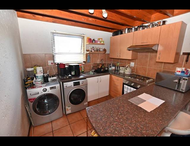 2 BEDROOM APARTMENT FOR SALE IN LONEHILL